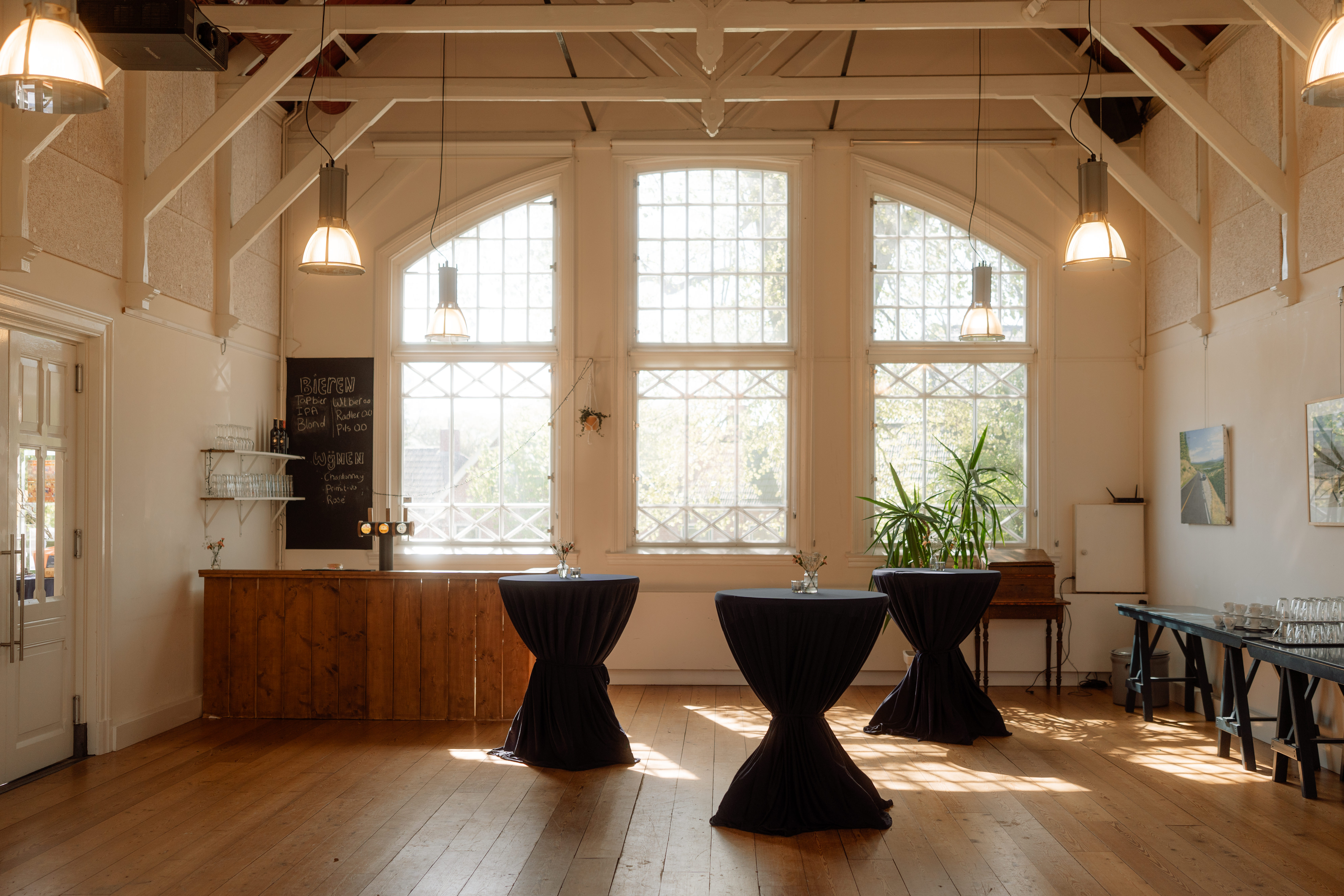 Auditorium borrel opstelling